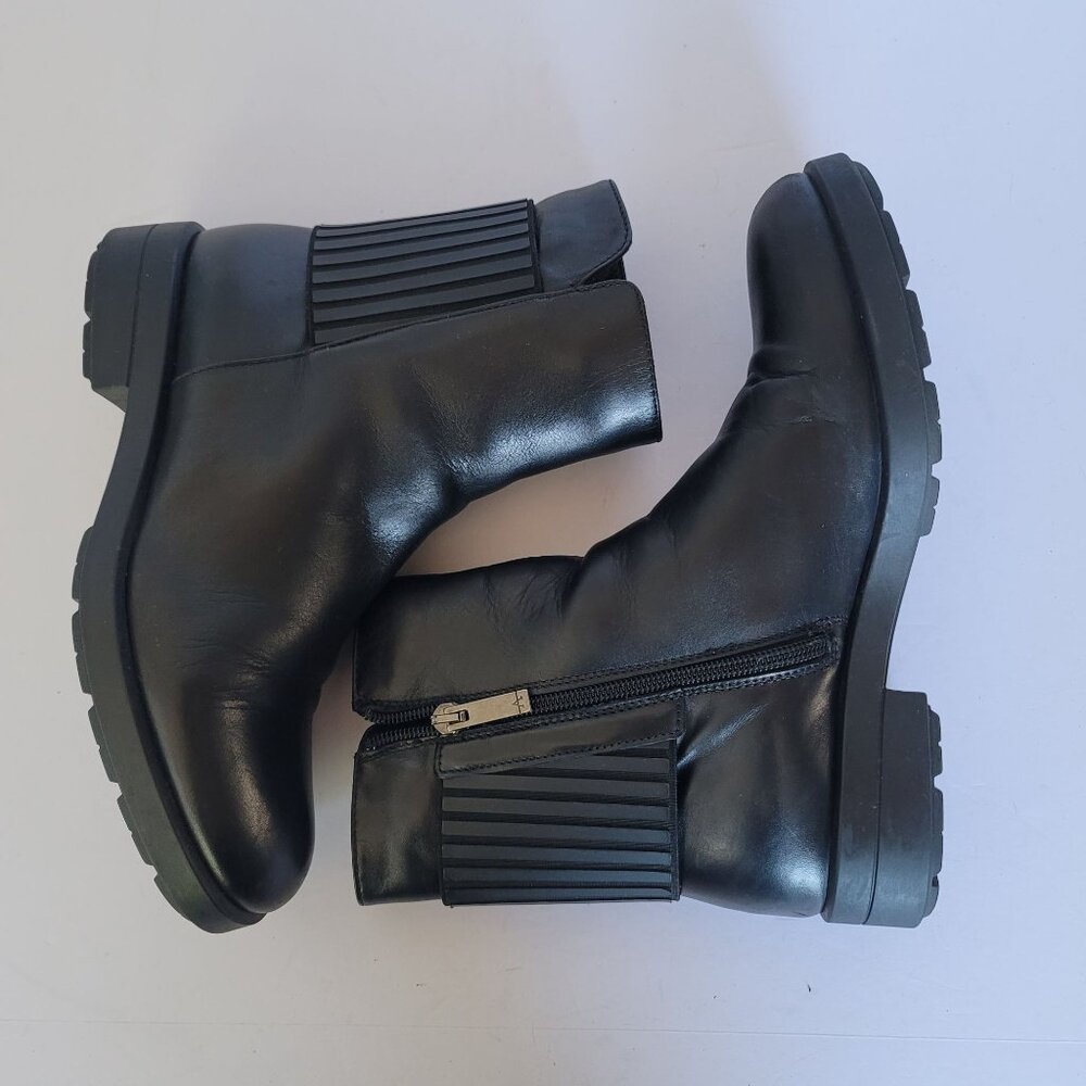 Aquatalia Women's Leather Ankle Boots With Ribbed Elastic Panel. Size 7-7.5 - Picture 3 of 8